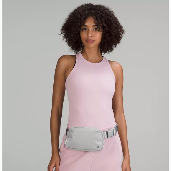 BNWT Lululemon Everywhere Belt Bag - Silverdrop with White logo on strap - Picture 4 of 5